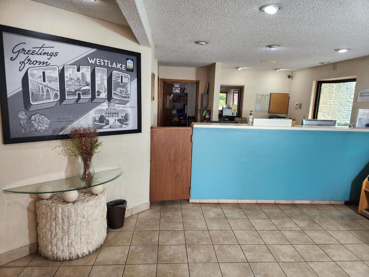 Westspring Inn - Westlake Cleveland Екстер'єр фото