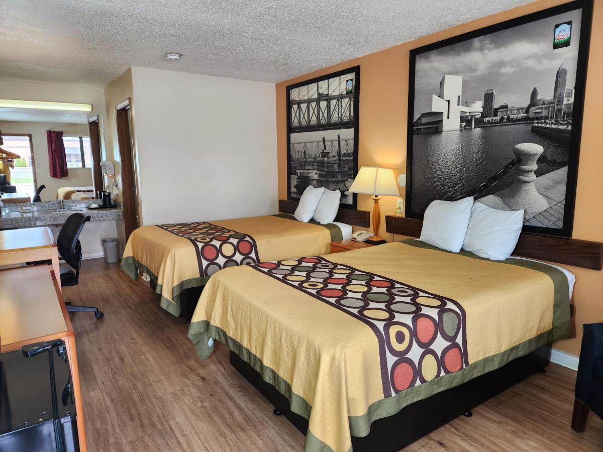 Westspring Inn - Westlake Cleveland Екстер'єр фото