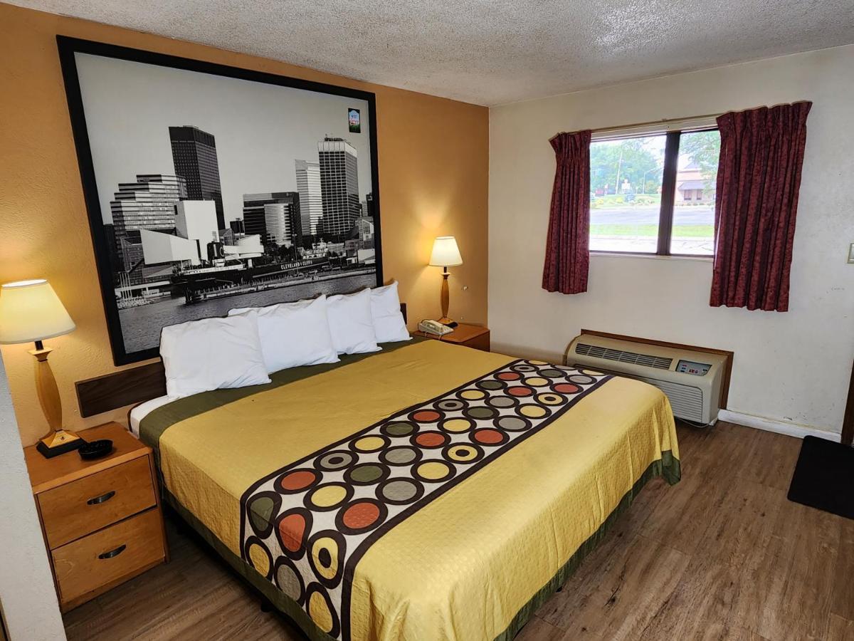 Westspring Inn - Westlake Cleveland Екстер'єр фото