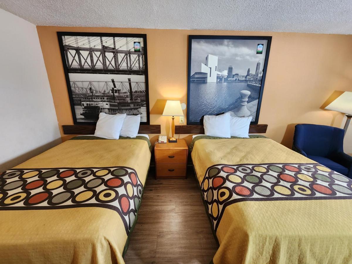 Westspring Inn - Westlake Cleveland Екстер'єр фото