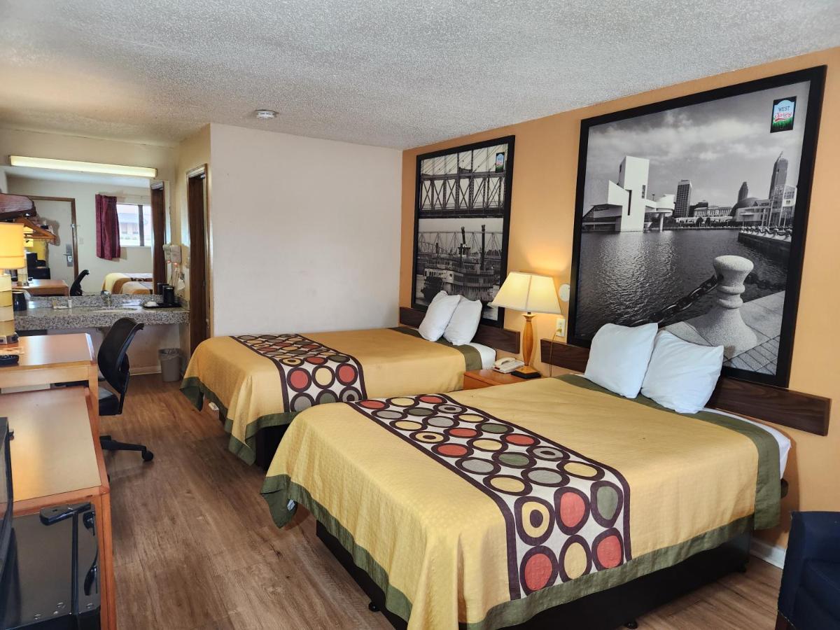 Westspring Inn - Westlake Cleveland Екстер'єр фото