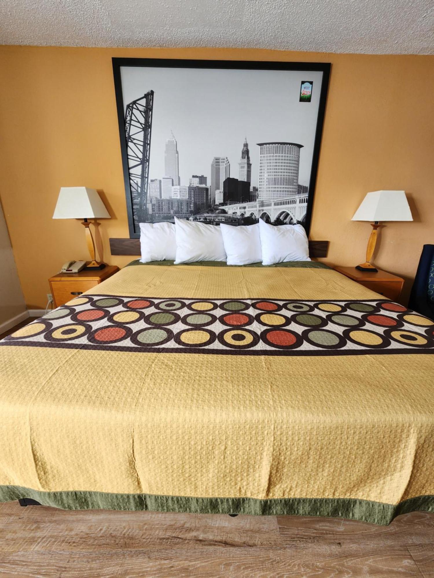 Westspring Inn - Westlake Cleveland Екстер'єр фото